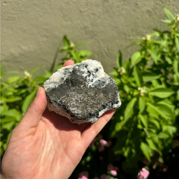 Large Clear Quartz Crystal Cluster - Picture 6 of 10